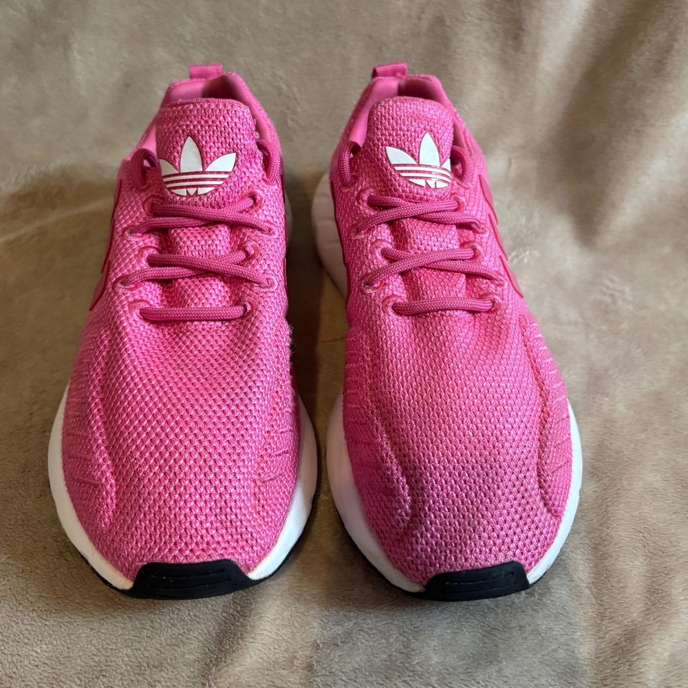 Adidas Swift Run 22 Womens Sneakers Pink White Knit Mesh Low Top Shoes Size 5